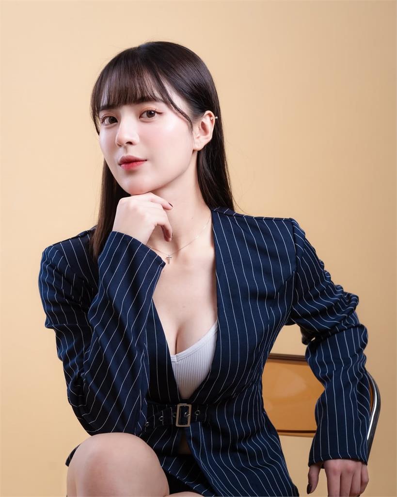 髮香來尬聊(圖影)／「捷克國民女神」大駕光臨！《口水的多重宇宙》現正熱映不容錯過
