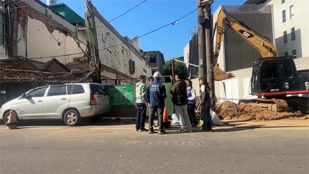 桃園建案工地打地基釀禍! "鄰宅瞬間坍塌"建商諾負責