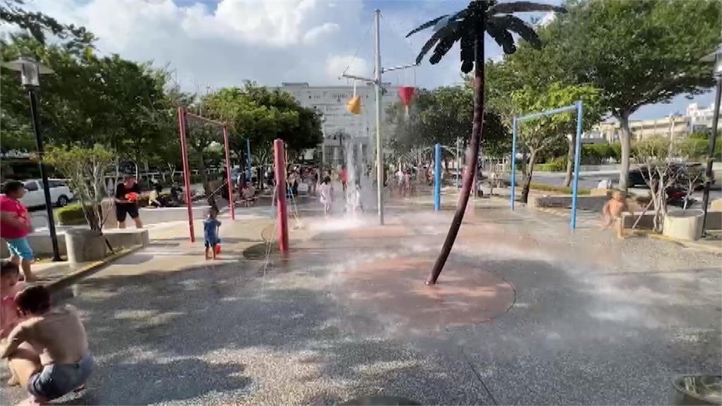 苗栗市民廣場戲水區開放　清涼一夏！　孩子的水樂園