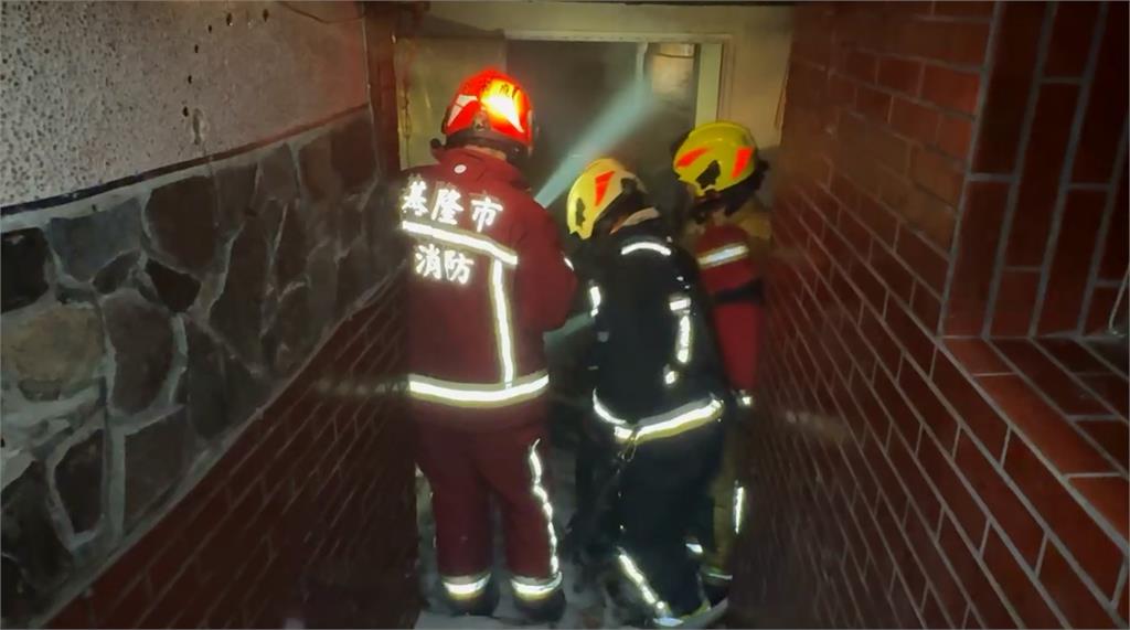 基隆廟口夜市中心「奠濟宮」清晨突竄火 廟方質疑:蓄意縱火