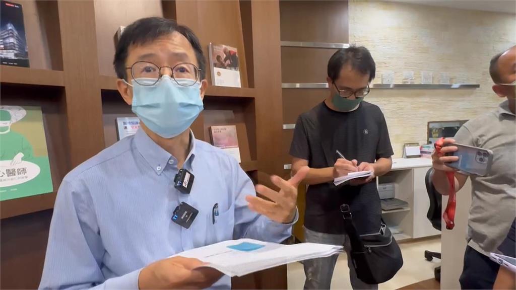要求加薪、補足人力 嘉基工會成員繞行醫院抗議