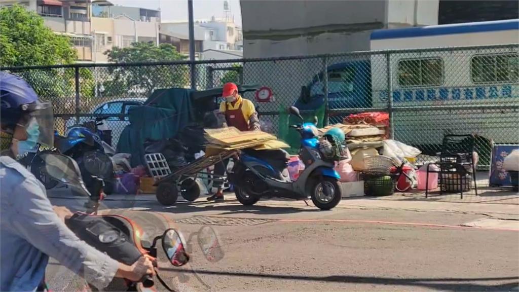 台灣人機車魂爆發! 小琉球驚見機車後頭拖「組合屋」