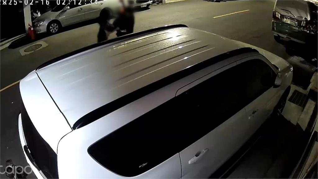 情侶吵架砸車洩憤! 店家車輛無端遭破壞 警鎖定2人