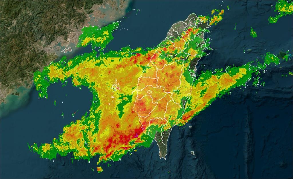 清明春雨「爆彈震撼轟炸台」！專家揭「預測降雨區一片藍挪移」下波預備起