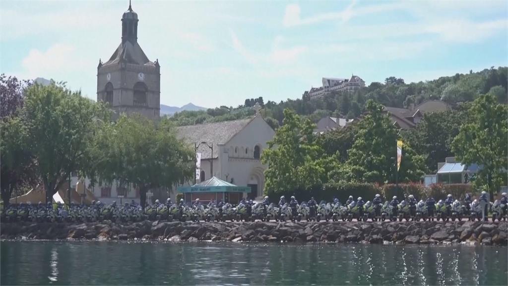 七大工業國峰會法國開幕 反G7群眾放火燒車示威