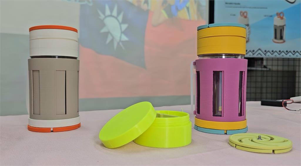 宜蘭小學生發明多功能水杯　奪世界青少年發明展金牌