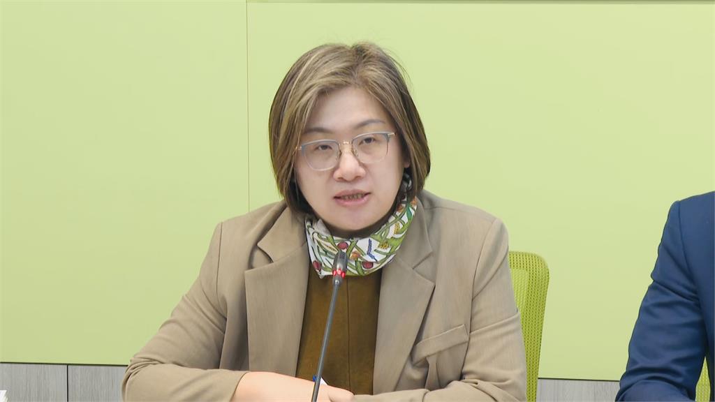 快新聞/不進國會辯預算?鍾佳濱轟藍白薪水小偷 點名黃國昌最愛「釘孤枝」