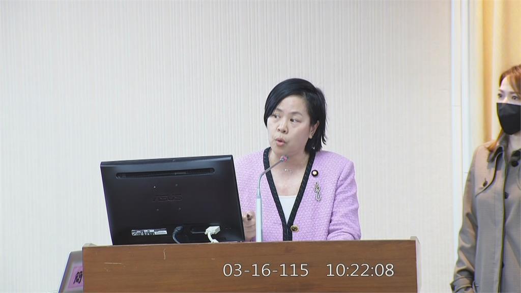 快新聞／李貞秀上演「空氣質詢」！陳智菡兩度咬耳朵救援　劉世芳表態了