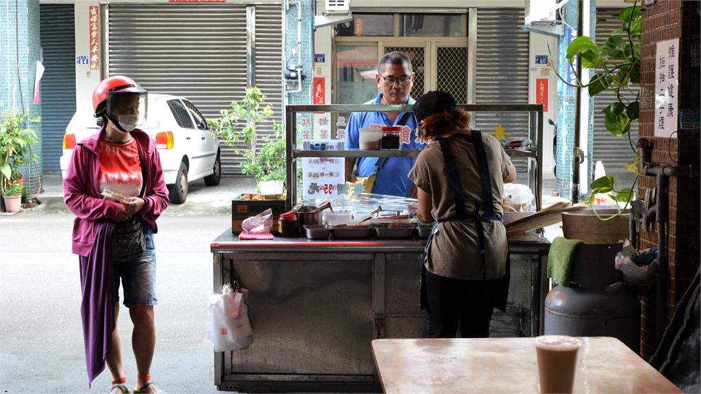 泰國媽媽以愛為名賣飯糰　還為愛學會開26噸大卡車