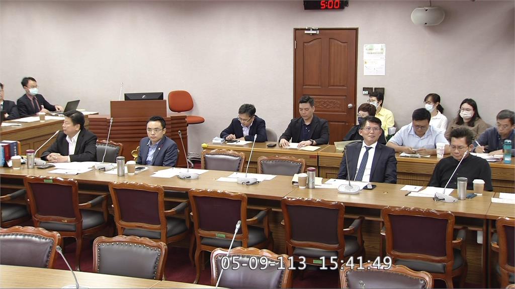 國情報告白拋「依序回答」 黃國昌:周萬來說最有藝術