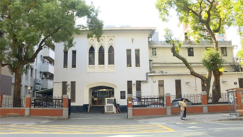 虎邊遭高樓壓制、長條窗戶宛如三炷香　青島二館風水因高金成焦點