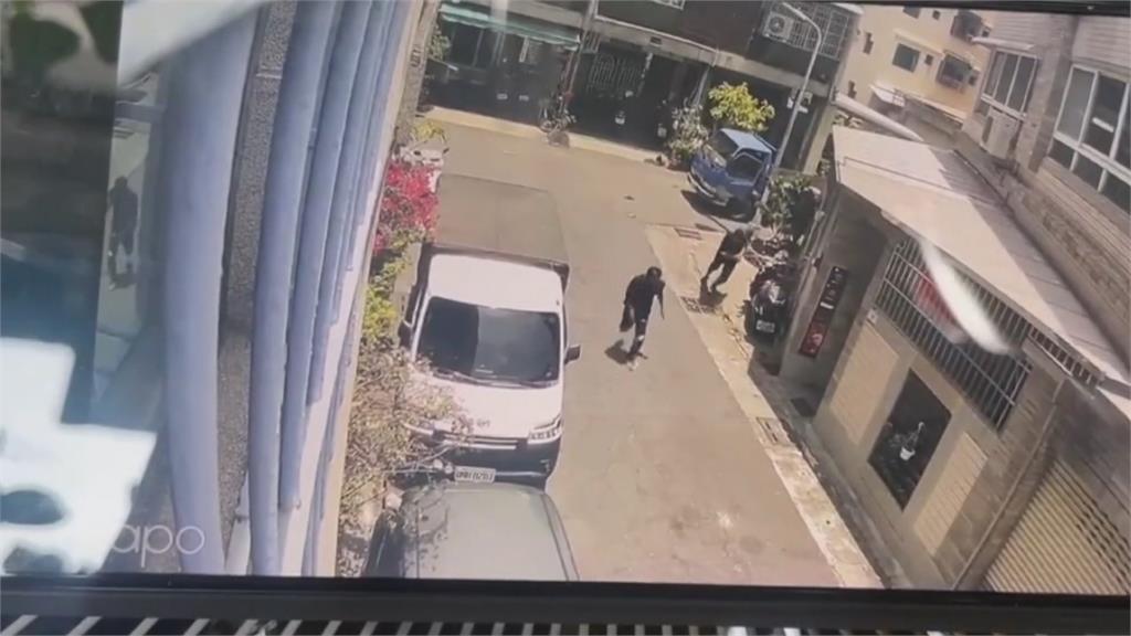 警匪追逐!嫌犯闖工廠「持槍抵頭劫車」 2小時後被逮捕