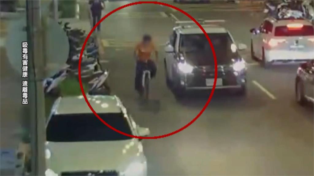 騎單車闖紅燈遇警攔查 毒犯落跑200公尺就被逮