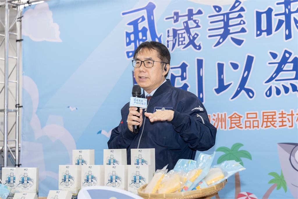 東京紅眼班機「1人遊阿北」竟是黃偉哲！「暴瘦反差狀態流出」0幕僚真相被挖