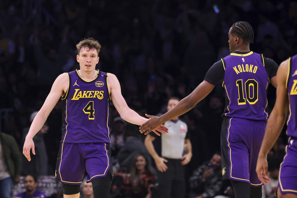 NBA(影)/能跟柯比和詹皇並列的大齡菜鳥!柯奈特飆9顆三分球 湖人主場7連勝