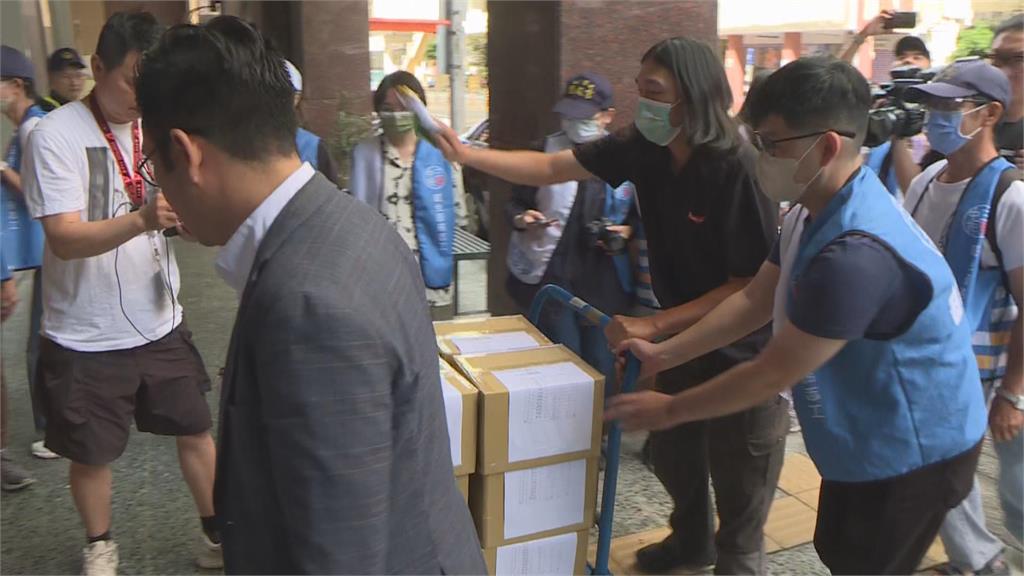 快新聞/大罷免大同意!讓楊瓊瓔從立院畢業 中三拒瓔今補件4755份