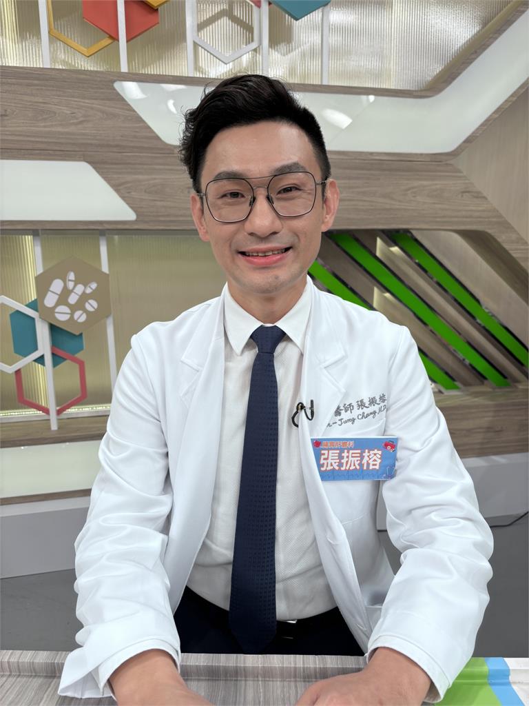 《醫學大聯盟》JR紀言愷40歲看不出來!蔡逸帆悔吃消夜變青蛙