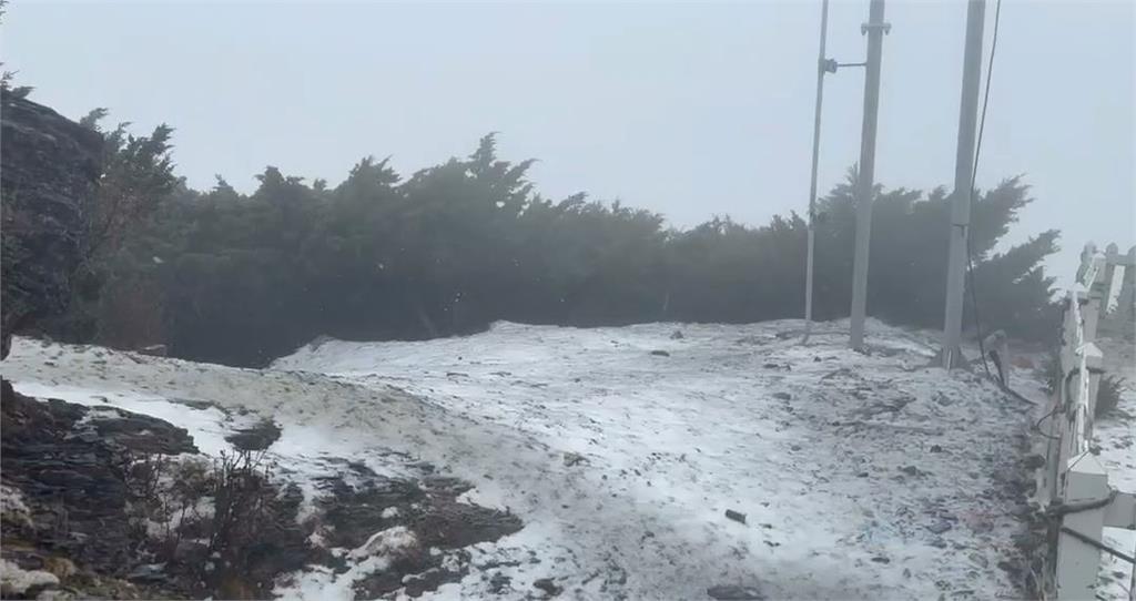 愚人節出現「4月雪」！　玉山中午竟降雪　清明連假又有鋒面