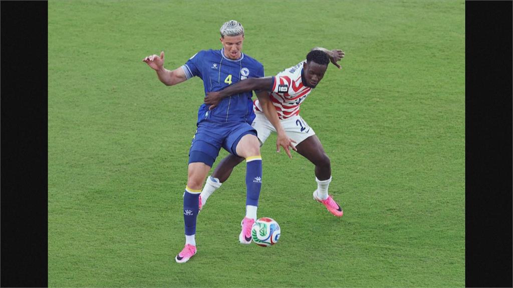 川普一通電話搞定! FIFA暫緩處分美國前鋒紅牌