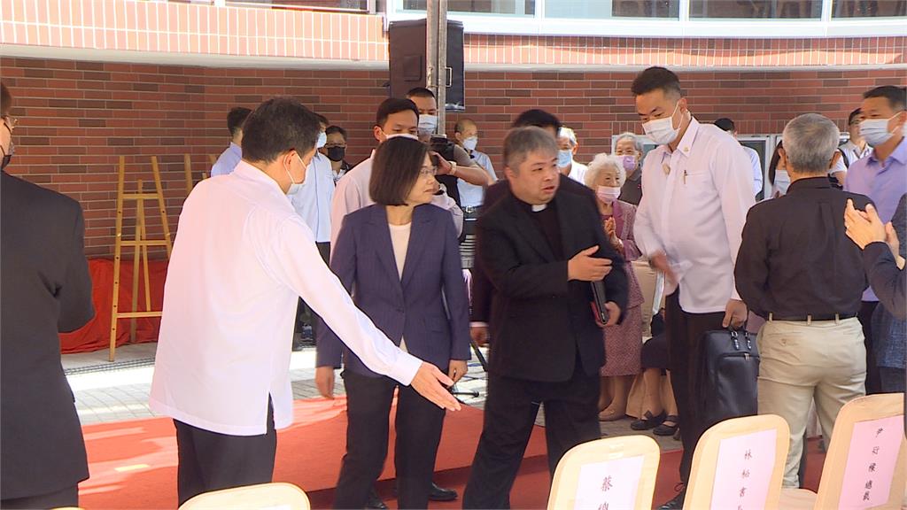 淡水馬偕紀念大樓落成　蔡總統肯定赴烏義診貢獻