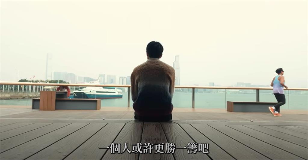 Andy分手家寧「偽單身跨年」被抓包?遭爆「戀上富家女」經紀公司:用作品說話