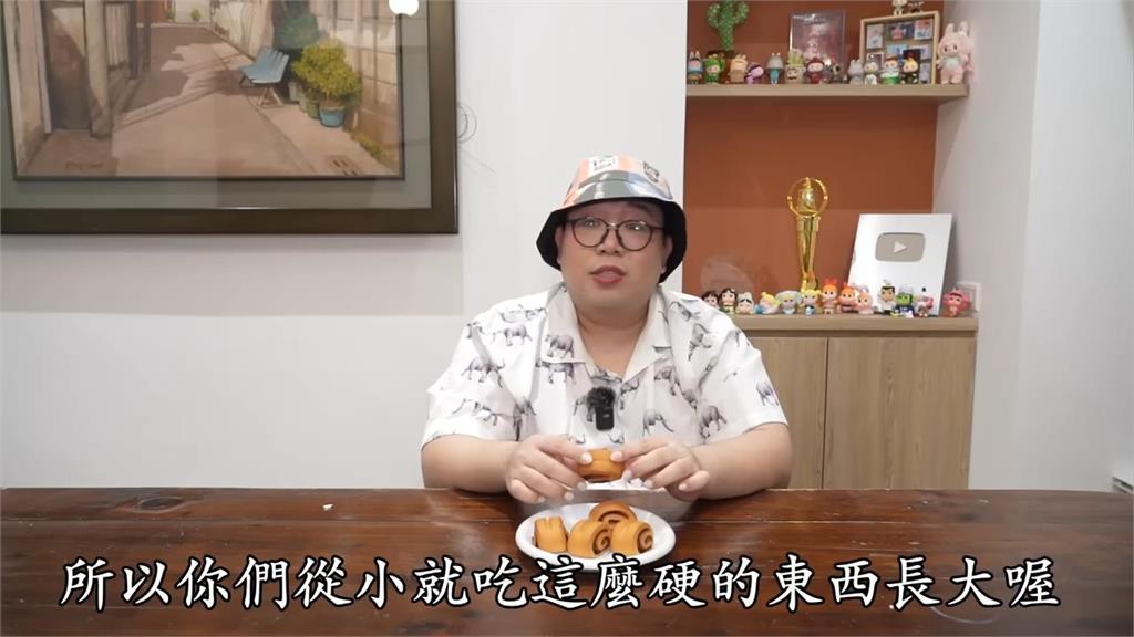 台灣人童年回憶！開箱福利社麵包見1特點　泰國娘娘驚：吃這個長大？