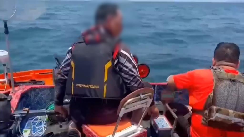 海上驚魂!玩獨木舟1翻覆1失去動力 海巡出動救援2人
