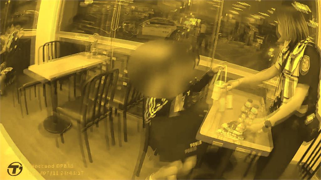 女童「作業寫不完」不敢回家 深夜逗留超商、暖心警護送回家