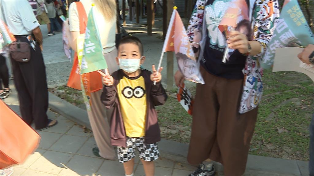 沈伯士林海光宮掃街！　洋流頭香「憂簽嘸名」5：30就排隊
