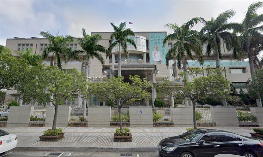 男看守所「被摸屁股」沒感覺!睡一半被痛醒⋯驚見舍友的手「放進去了」