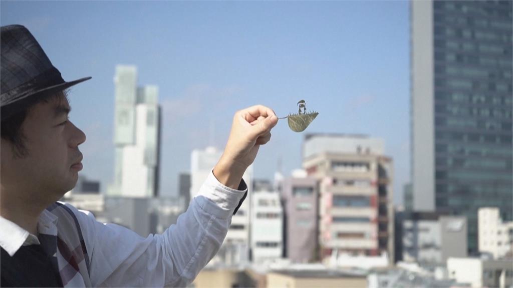 「樹葉雕刻」作品唯妙唯肖 藝術家親近自然找到自信