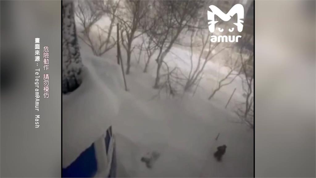 戰鬥民族「集體瘋跳樓」 他從5樓「飛出」跳雪堆