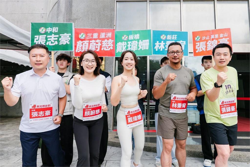 新北綠營美女議員「看板大放福利」猛露1雪白部位！全網暴動：流量密碼