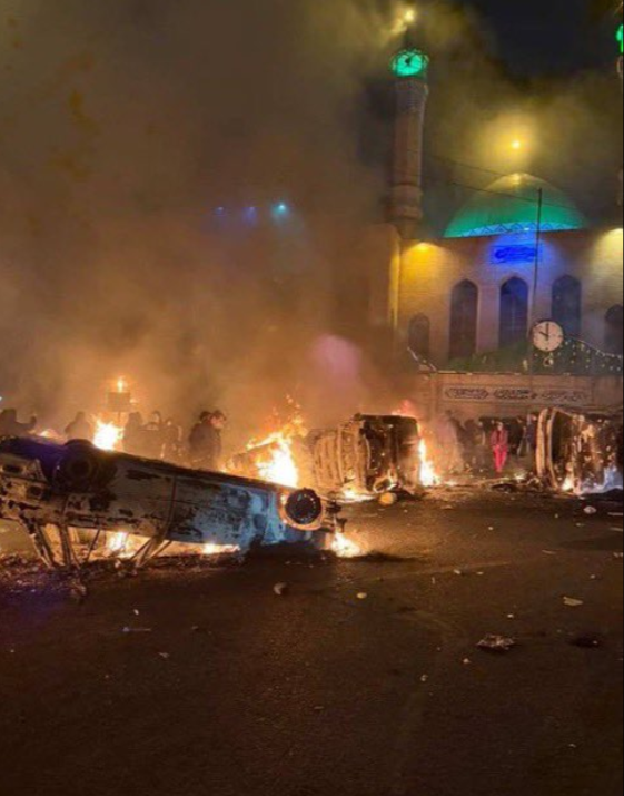 快新聞／伊朗抗議「釀62死」德黑蘭起火畫面曝！川普震怒「將付出慘痛代價」