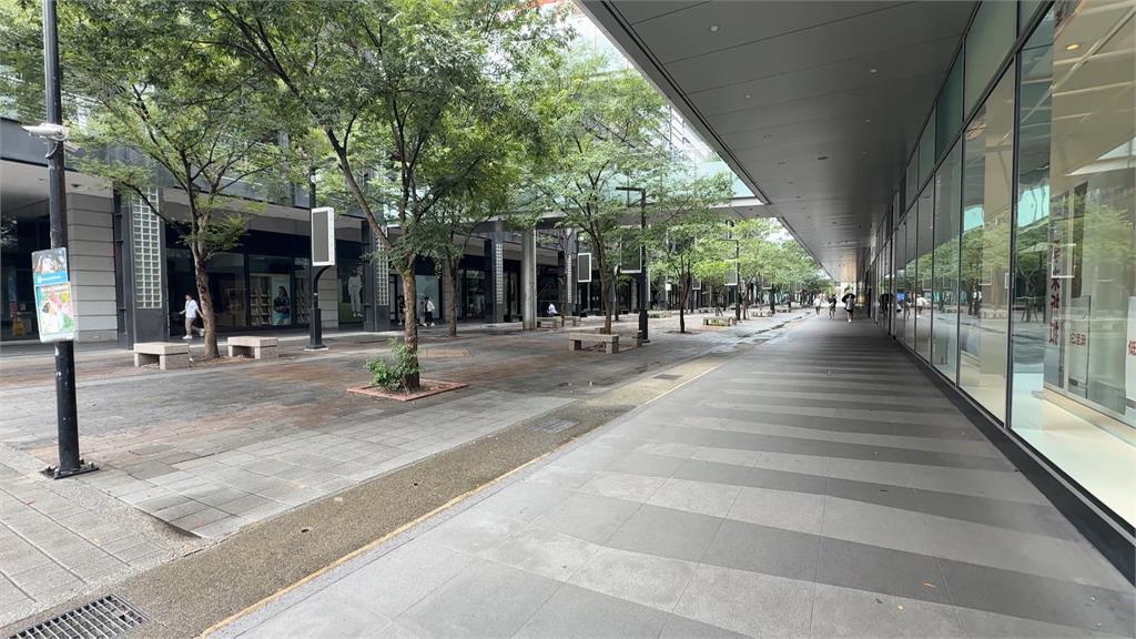 巴威來襲！北市10百貨暫停營業　南港LaLaport、美麗華、新竹巨城照開湧人潮