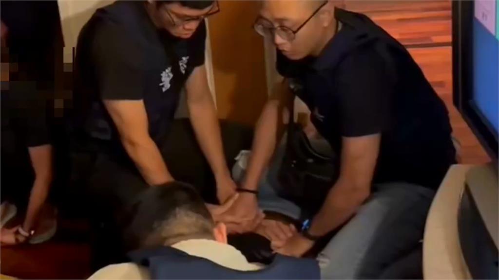 通緝犯擁槍自重！　警方智取逮人搜出M4步槍