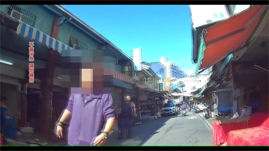 醉漢闖市場「揮舞平底鍋」咆哮　警蜂擁而上壓制帶回