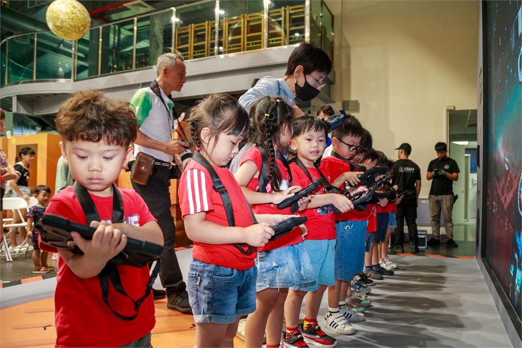 嘉義縣北回二館「5G無限宇宙」展登場