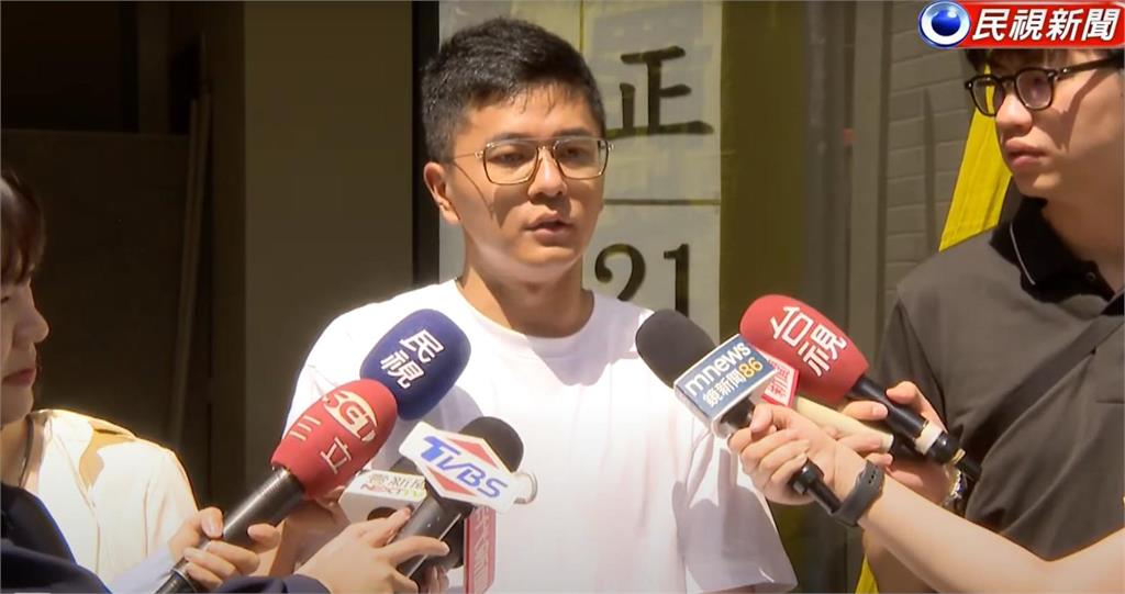 鍾小平找李孝亮交連署了!「爆汗捧這箱」真實數字曝光…網傻眼:什麼情況?