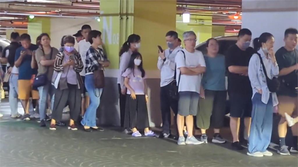 南台五縣市停班課　民眾開心撿到颱風假逛街看電影