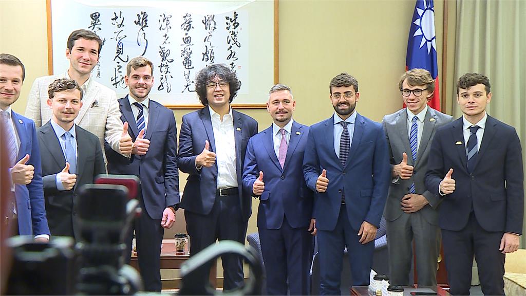 不畏中國全球追捕! 沈伯洋出訪返台轟韓國瑜"沒高度"