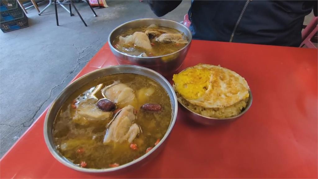 台南藥膳麻油雞店免費續湯　可喝800次喝到飽
