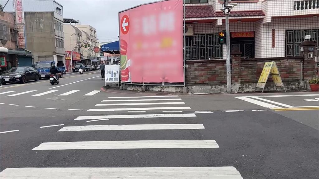 又是轉彎未減速！　苗栗嬤推嬰兒車遭撞飛