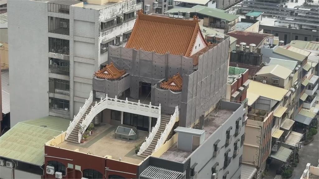 都市奇景！　「頂樓宮廟」蓋在透天厝五樓　頻遭檢舉將拆除