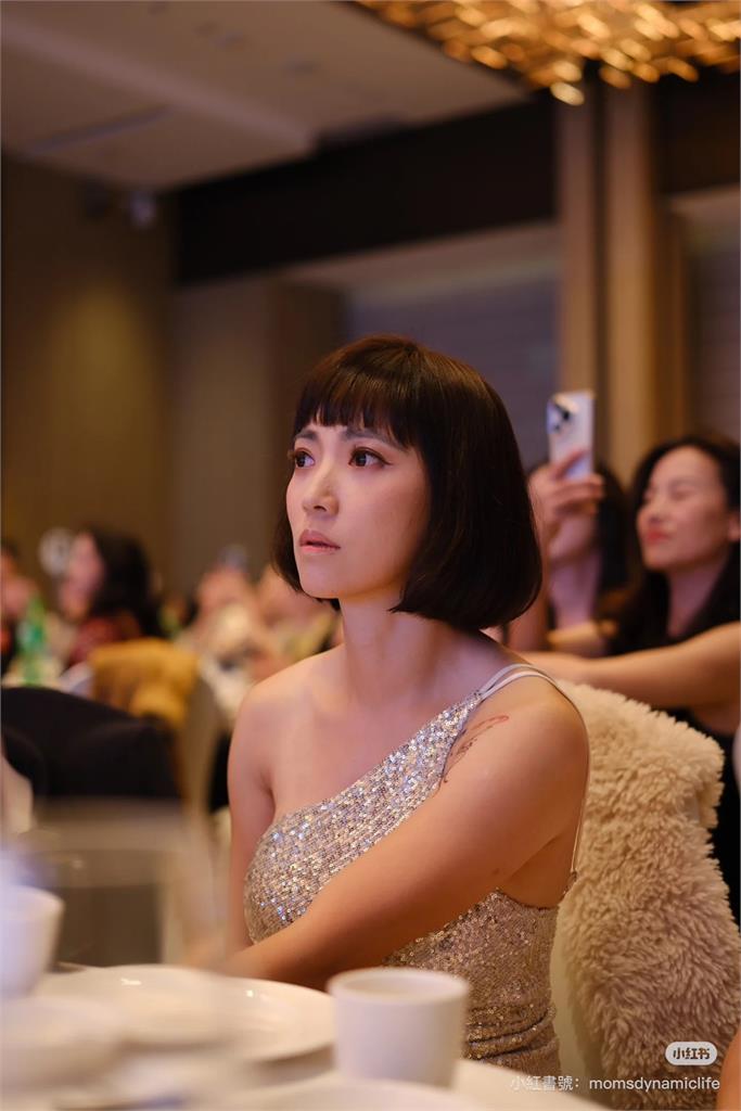 昔爭議纏身關版…網紅林叨囝仔「升格8寶媽」！被目擊現身婦產科「領媽媽手冊」