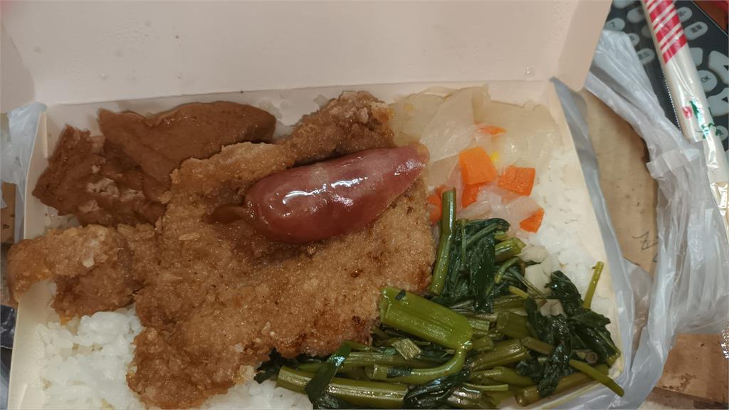 他曬40元便當斥「只能買這樣」!全場見「配菜」驚呆:新竹沒70元買不到