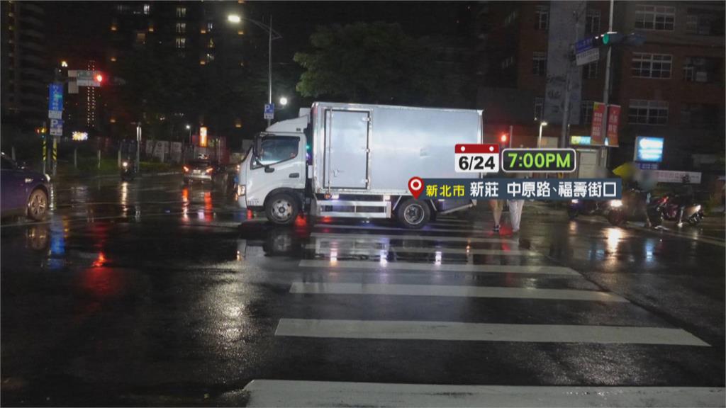 雨天「闖紅燈」過馬路！　後方貨車閃避不及撞上　男子昏迷