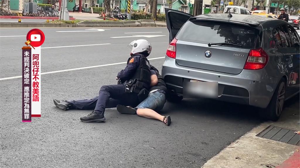 畫面曝光!男拒檢遭警拔槍威嚇 網友一面倒力挺強力執法