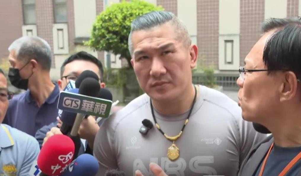 快新聞／親中下場超慘？館長哀嘆「生意做不下去快發瘋」：我被當成舔共仔