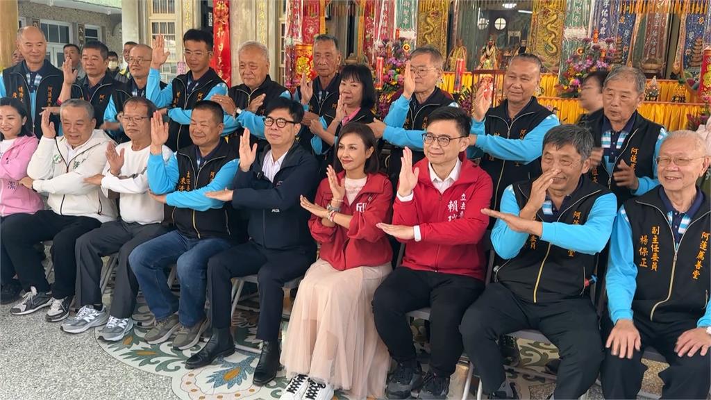 大年初一賴瑞隆緊跟行程發小紅包　陳其邁「這眼神」：明年領新市長的